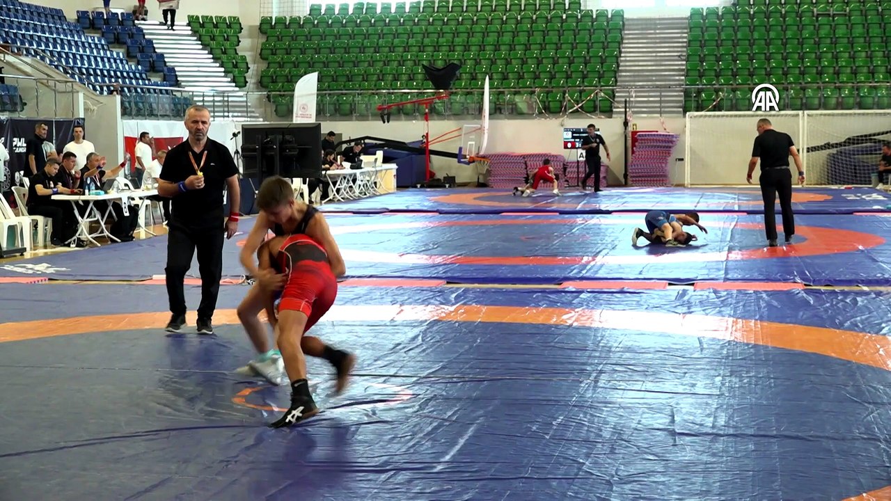 Uluslararası Minikler Güreş Şampiyonası Kocaeli'de başladı | Ajansspor | AA