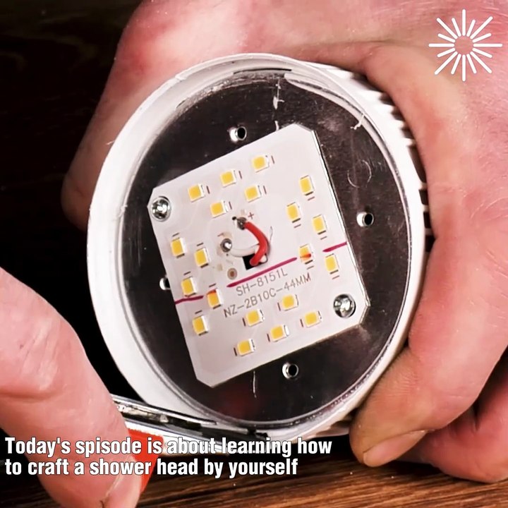 Learn How to Craft a Shower Head!🚿💡