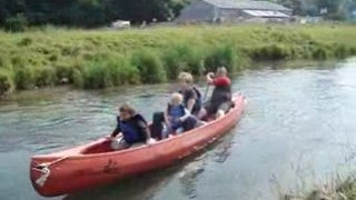 Candice en canoë