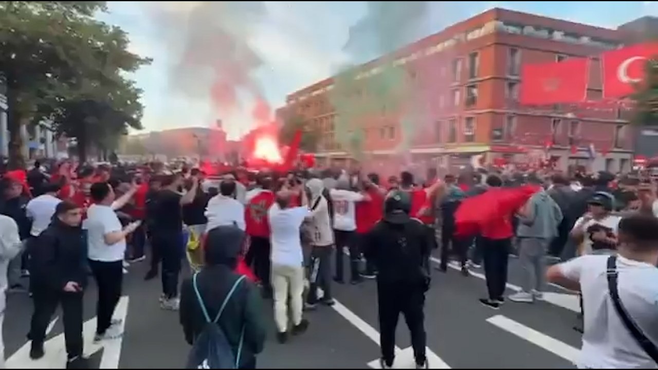 Así se viven los festejos en las calles de Países Bajos por los marroquíes
