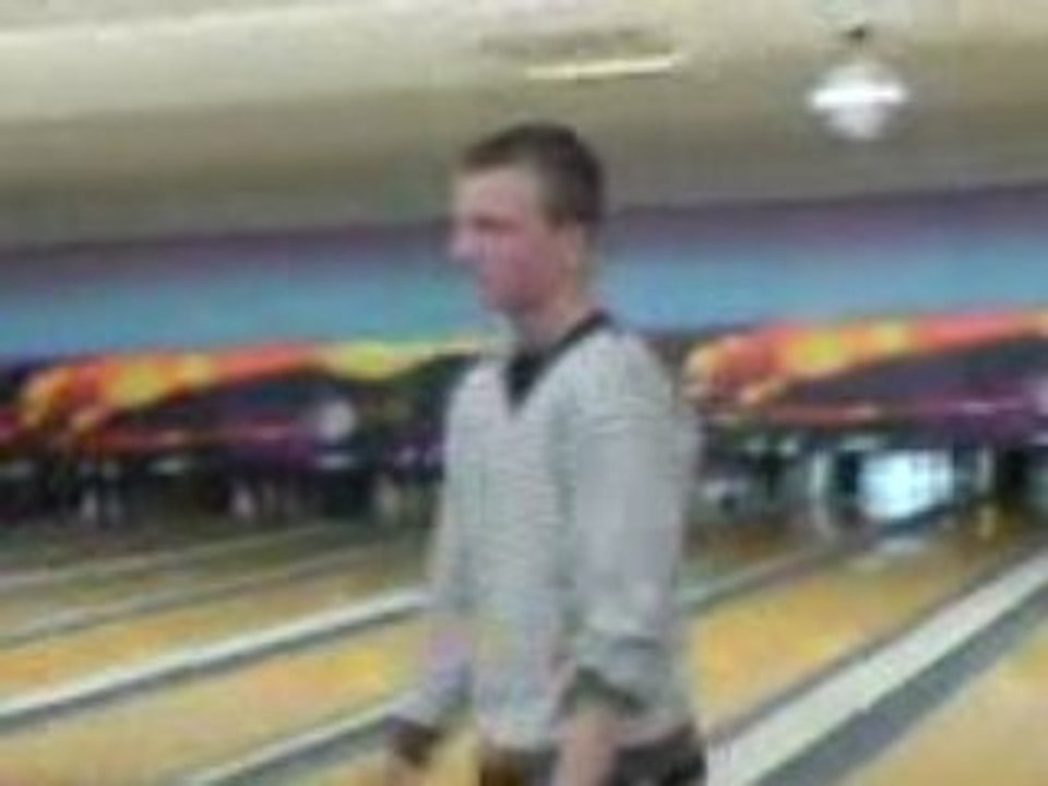 A bowling's boss