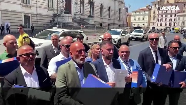 Remigrazione, il Comitato deposita in Parlamento le firme per una pdl sul tema