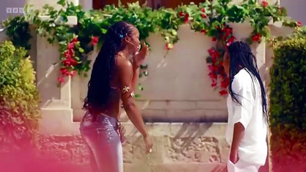 I Kissed a Girl S2E1