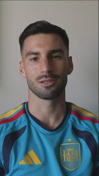 Presentación Grimaldo en la concentración de la selección