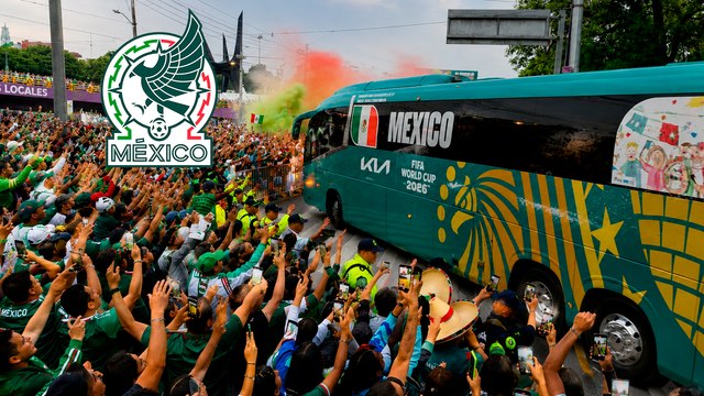Afición de la Selección Mexicana explota tras la llegada del equipo al antes Estadio Azteca