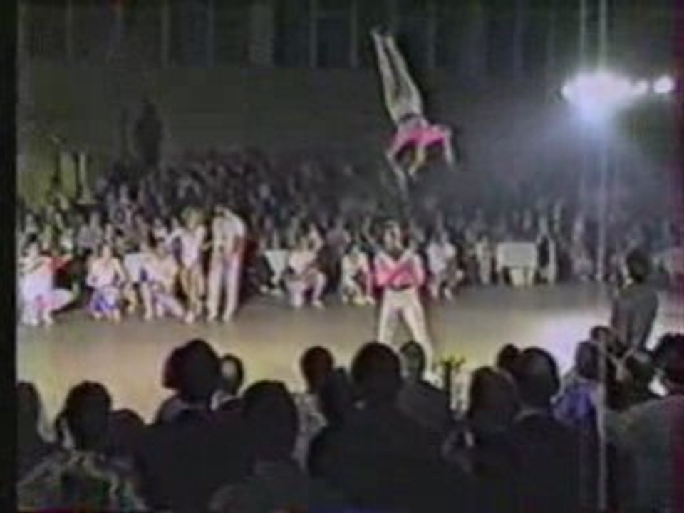 MES DEBUT AVEC NAYHALIE EN ACRO AU RDC 1987