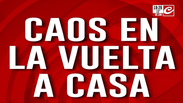 Caos en la vuelta a casa: trabajadores y familiares de FATE reclaman en la autopista