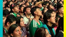 ¡El Zócalo canta "Cielito Lindo" para apoyar a la Selección Mexicana!