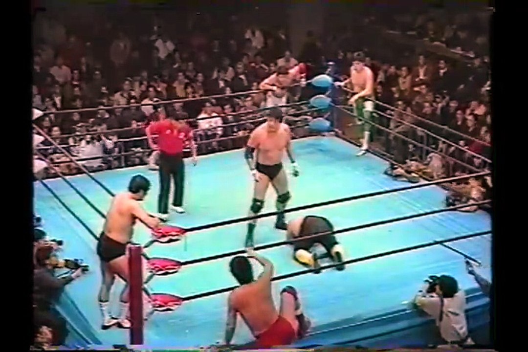 [AJPW] Akira Taue, Jumbo Tsuruta & Masanobu Fuchi vs. Mitsuharu Misawa, Toshiaki Kawada & Tsuyoshi Kikuchi (1/27/1991)