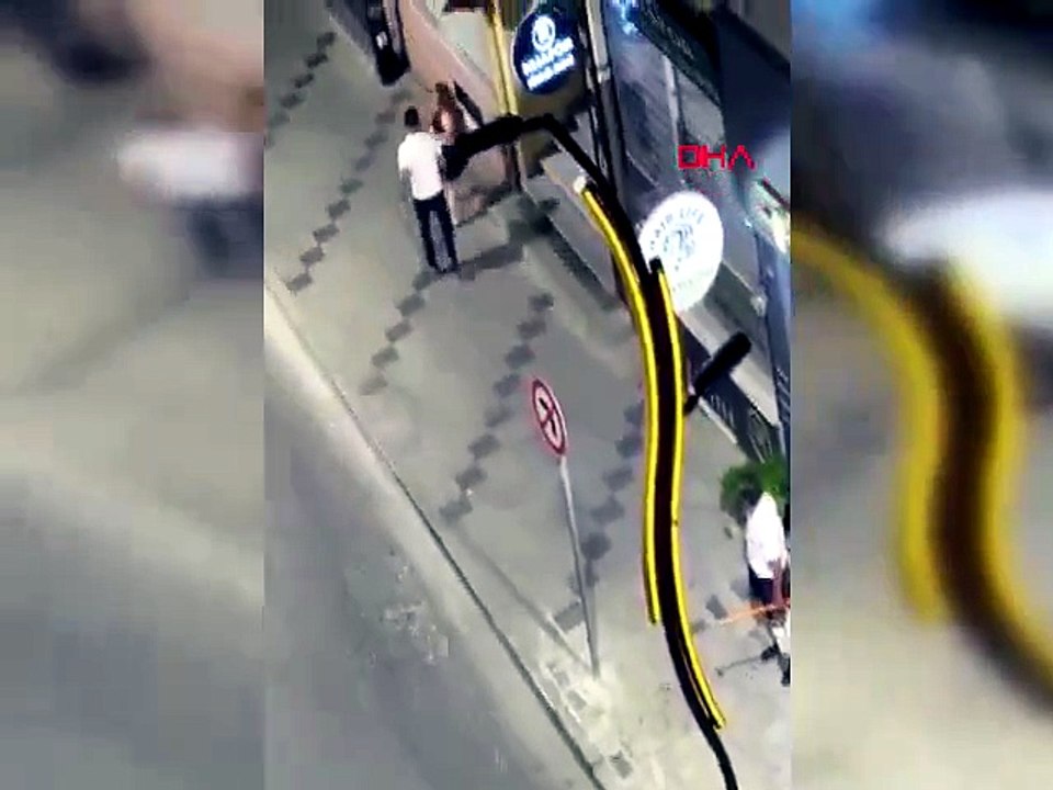 İstanbul'da sokak ortasında dehşet: Beni öldürecek diye yardım istedi