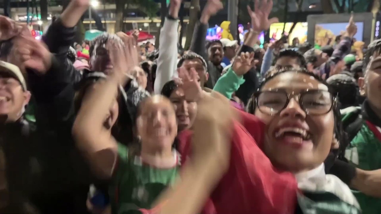Mexicanos inundan las calles tras la victoria ante Ecuador