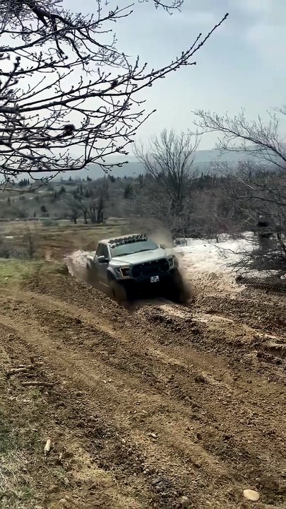 Ford Raptor in Mud