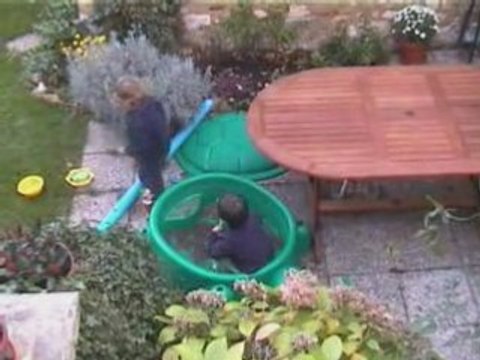 04 10 Jeux et Lilly à Vernon