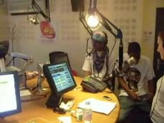 3010 AU STUDIOS D'ADO FM 97.8
