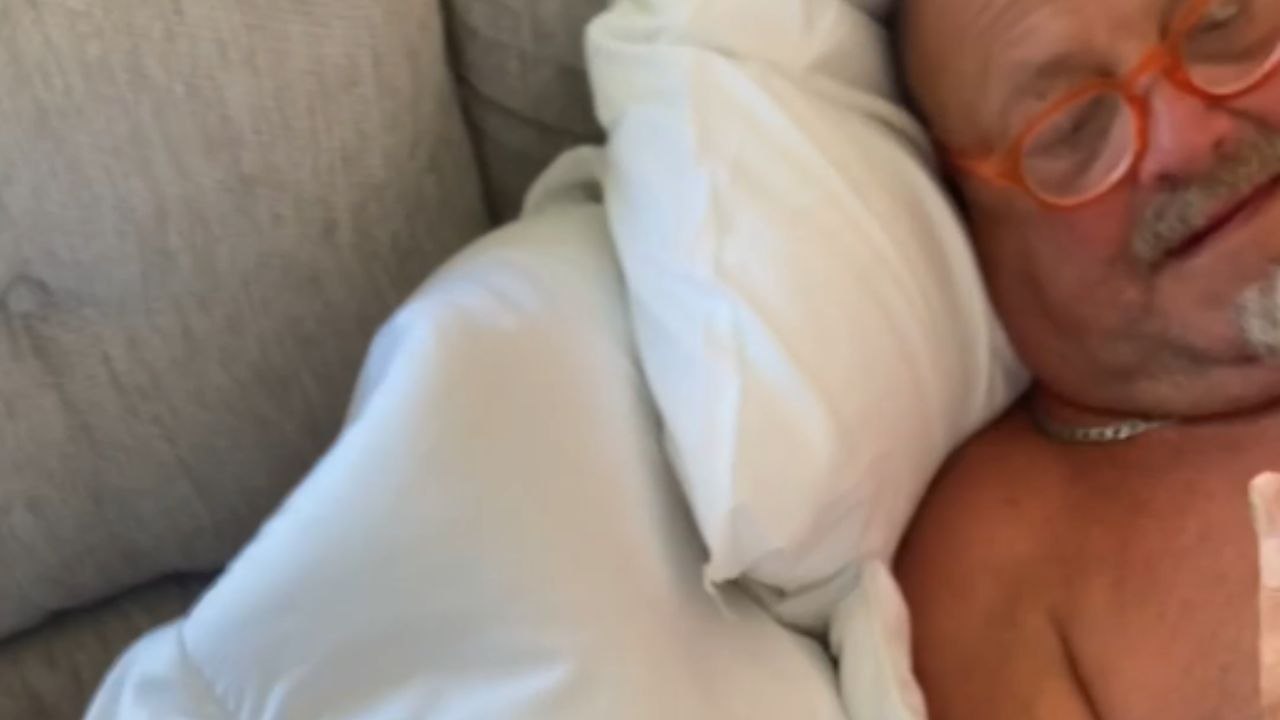 Hilarious Father’s Day Surprise: Daughter's Egg Attack Shocks Dad