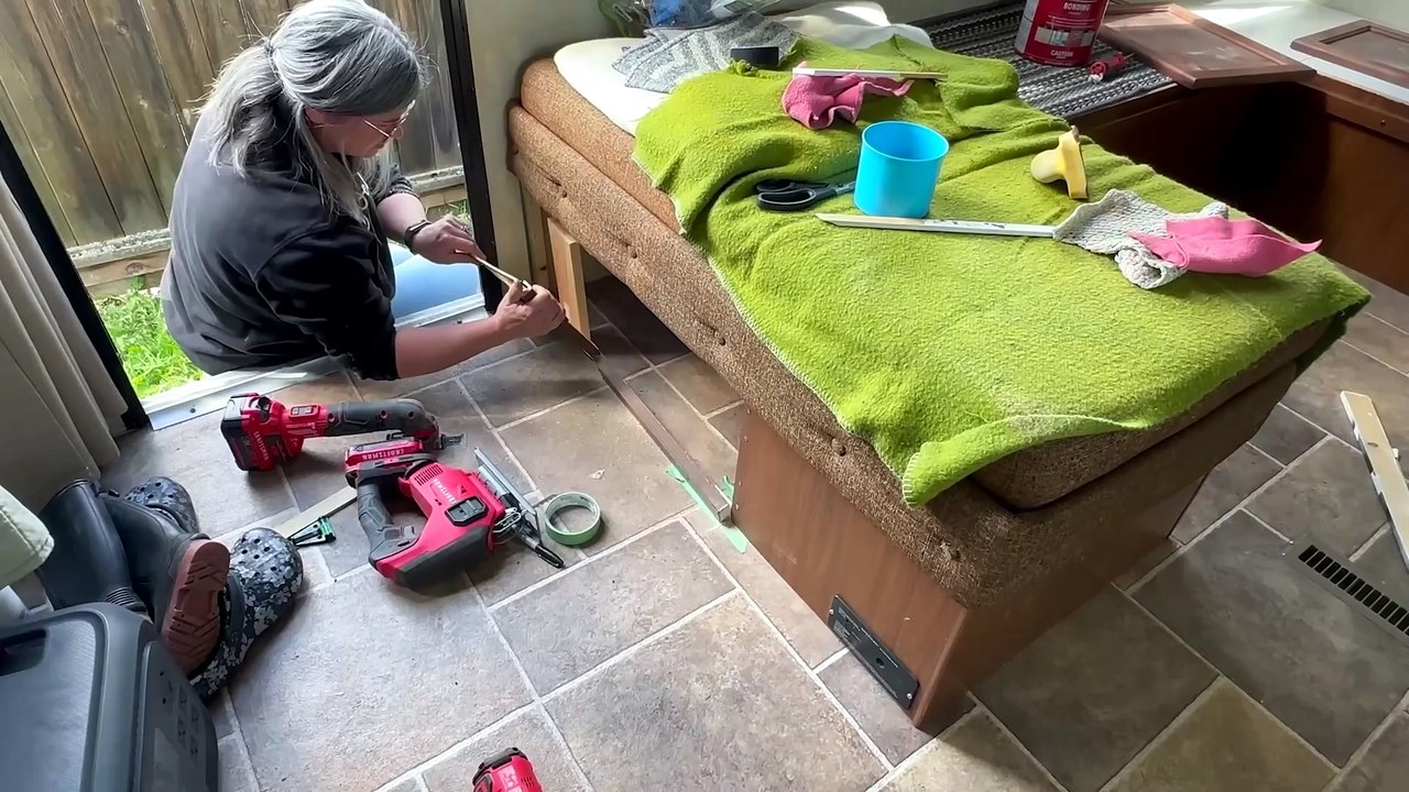 She Transforms Her RV In One Weekend (And It Looks SO Good!)