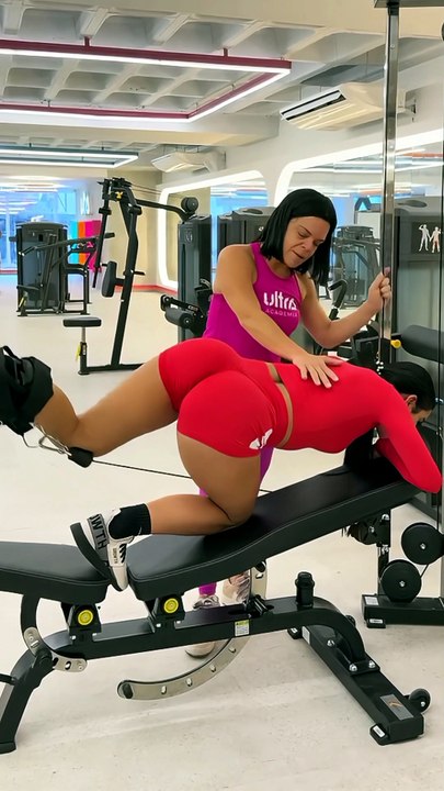 Best Exercise to Grow Glutes 🔥 Team Carol Vaz