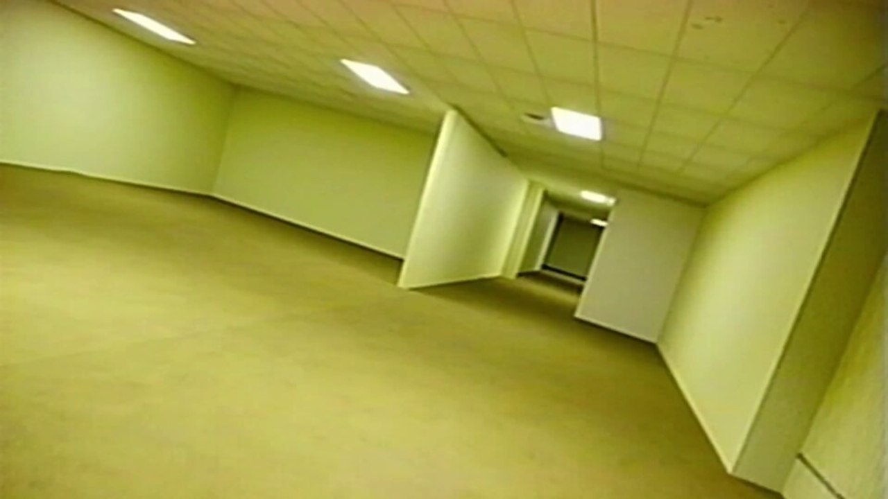 Backrooms kommt nochmal ins Kino und ist dann 15 Minuten länger