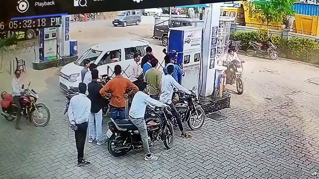 मंदसौर में पेट्रोल भराने रुकी गुड़गांव पुलिस की गाड़ी आरोपी लेकर हुए फरार