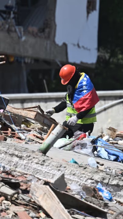 En Venezuela sigue la búsqueda de sobrevivientes al terremoto