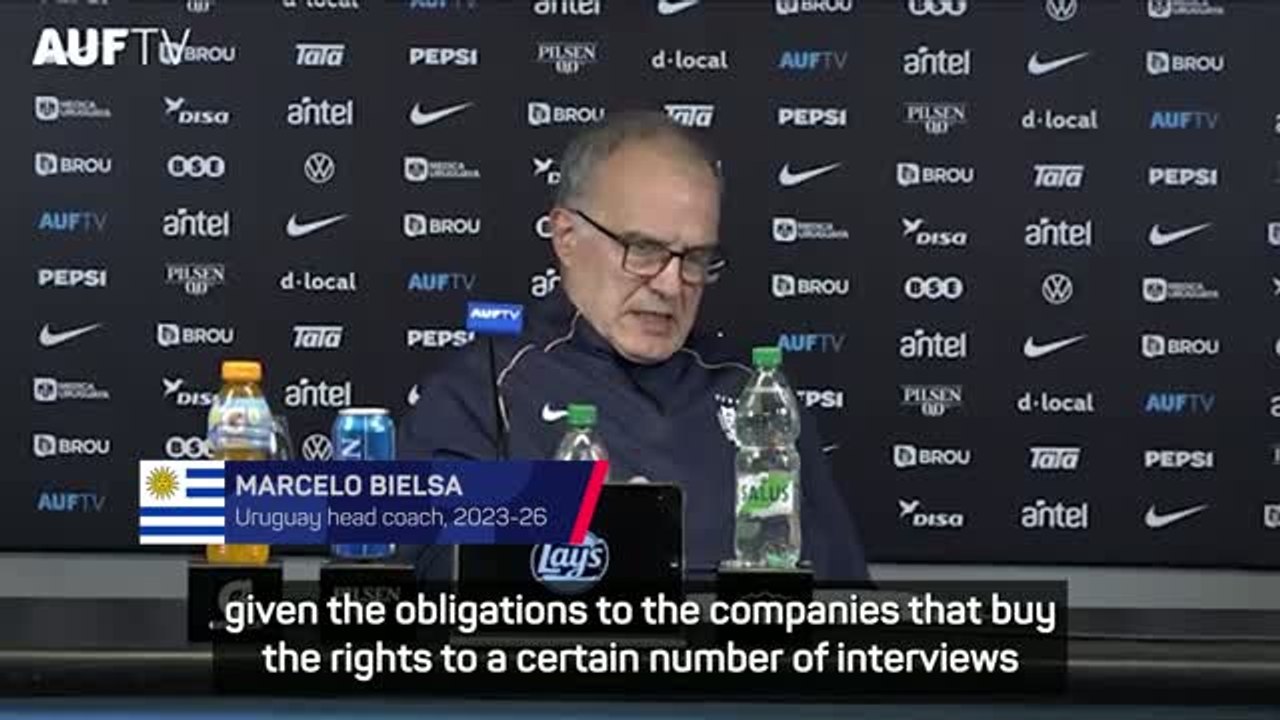 Bielsa apologises to reporter after fiery two-hour press conference