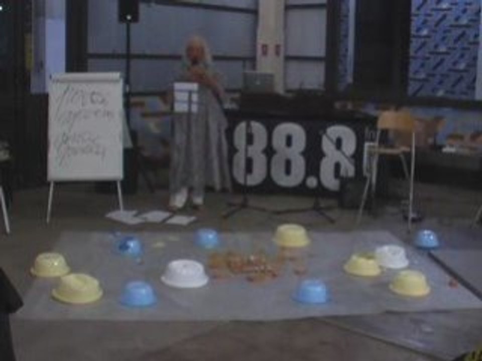 Performance Antoine Simon  Festival Poésie Marseille