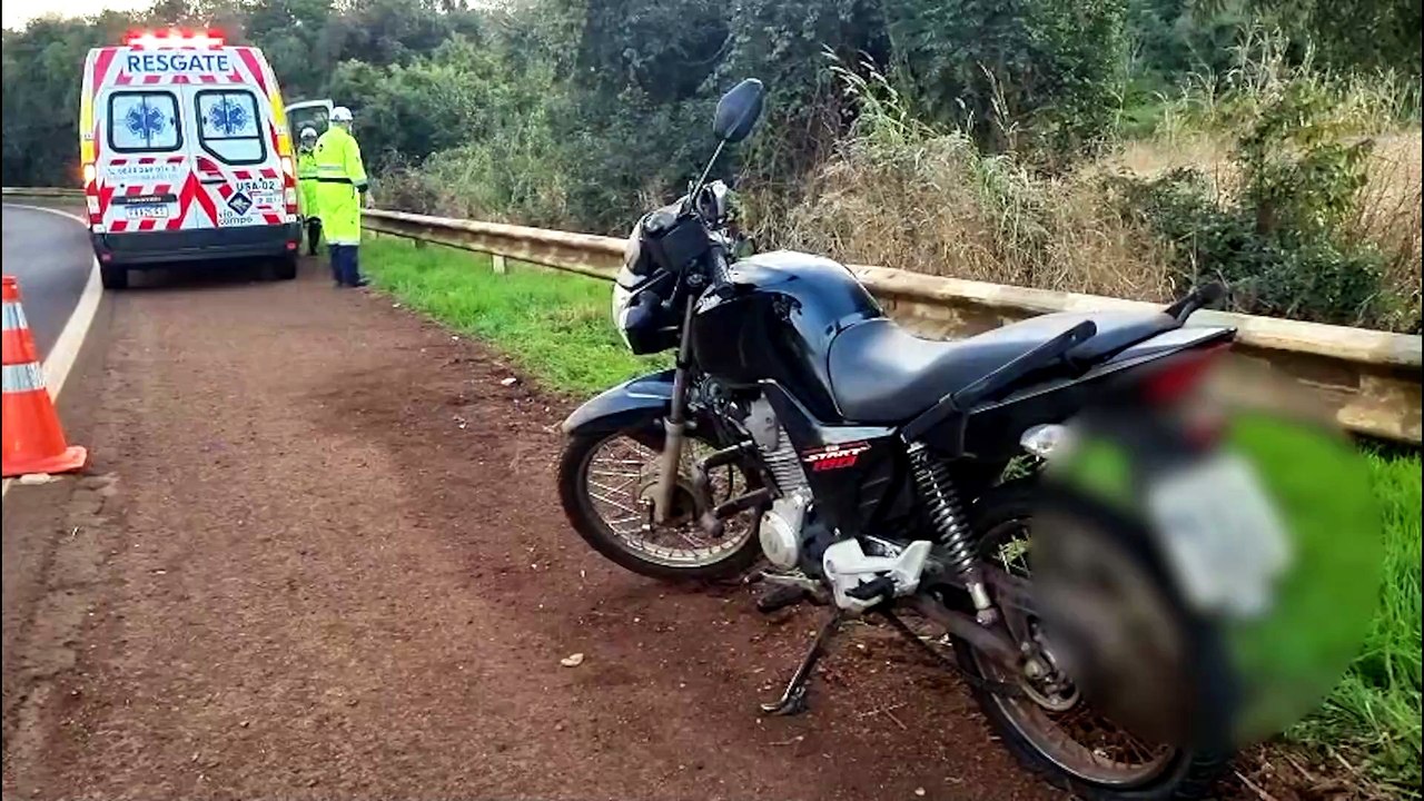 Pneu estoura e casal cai da moto na BR-369, em Cascavel