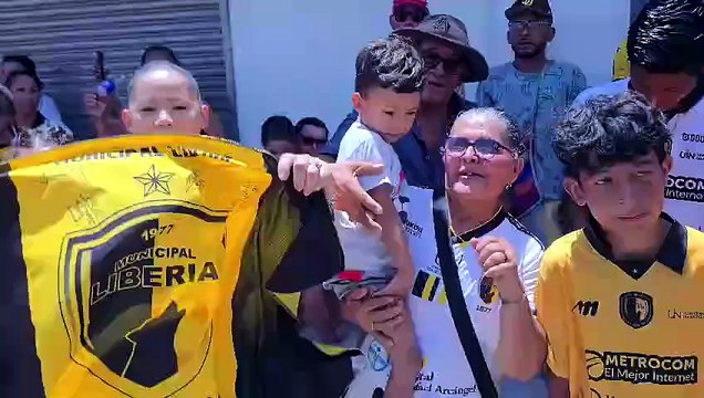 Aficionados de Liberia despiden al equipo previo a semifinales [Full Movie]
