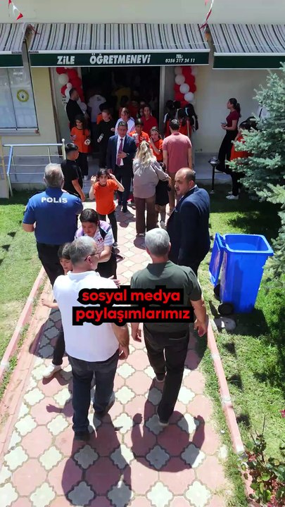 🤖 Zile Maarif Şenlikleri Ödül Töreni Programı kapsamında, robot yarışmalarında dereceye giren öğrencilerimiz ödüllerini aldı. 🏆✨