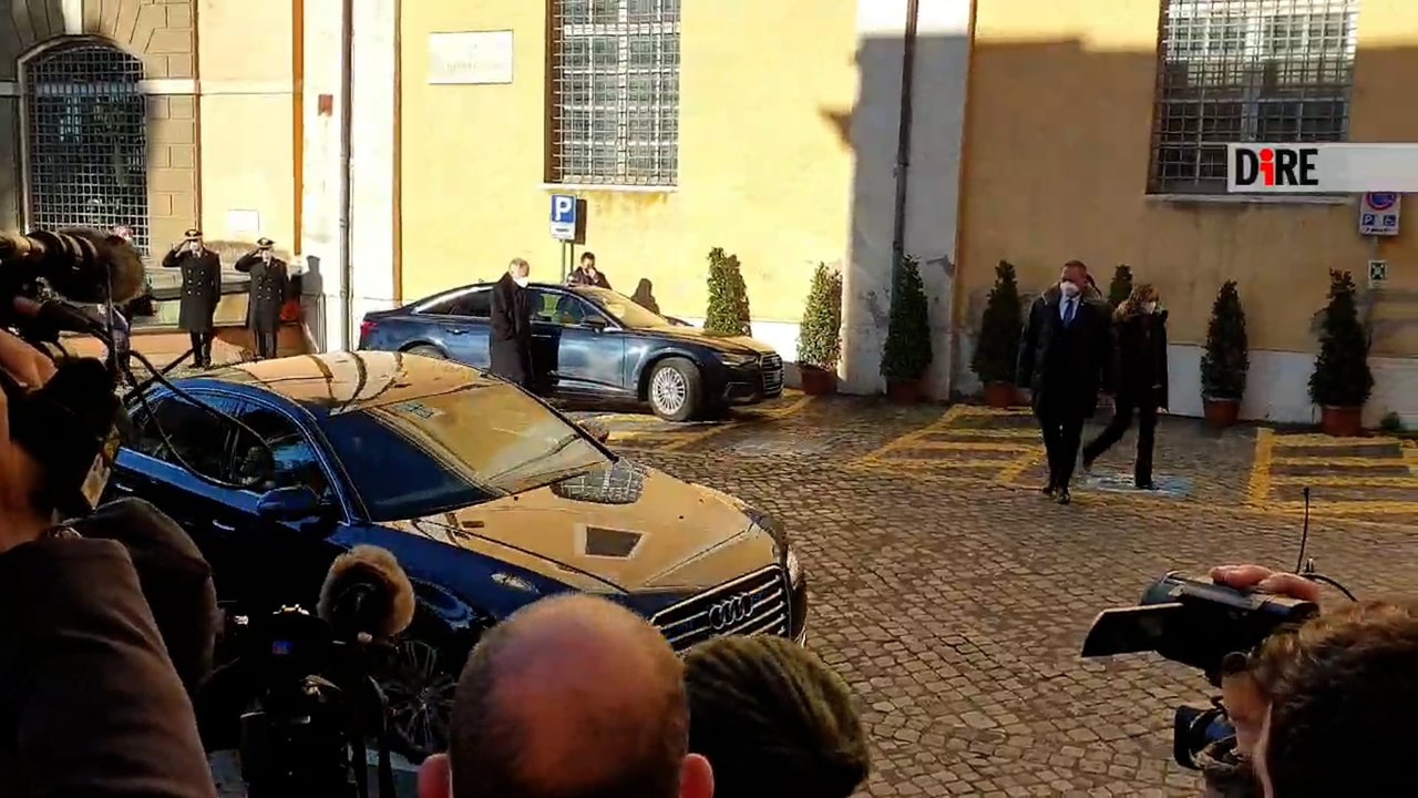 L'arrivo di Mattarella in Campidoglio per la ca...