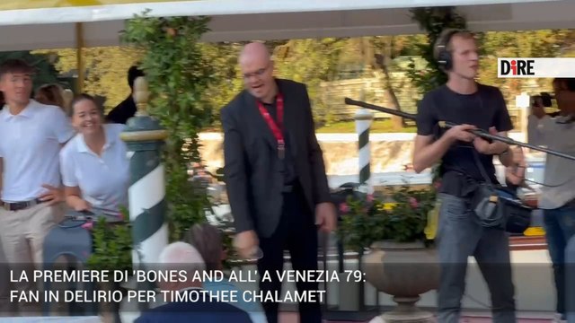 Timothée Chalamet a Venezia 79, fan in delirio per il suo arrivo