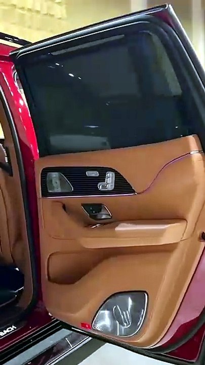 Inner look Mercedes GLS_600 Maybach