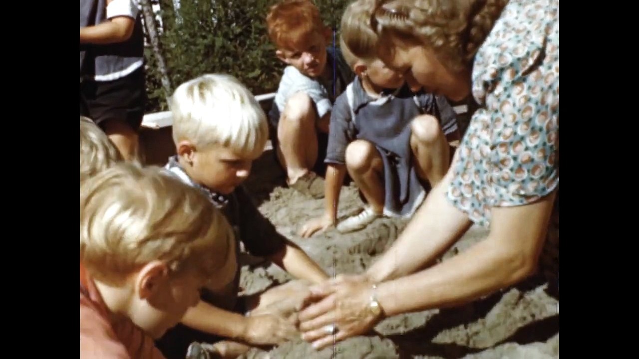 Daily Life At The Christmas Brand Homes 1952 | Dagligliv på julemærkehjemmene | Documentary