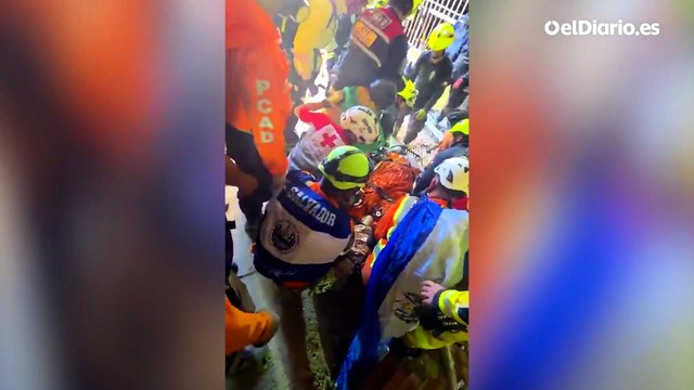 Rescatado en Venezuela el hombre que llevaba ocho días atrapado bajo los escombros tras una operación de salvamento de 72 horas