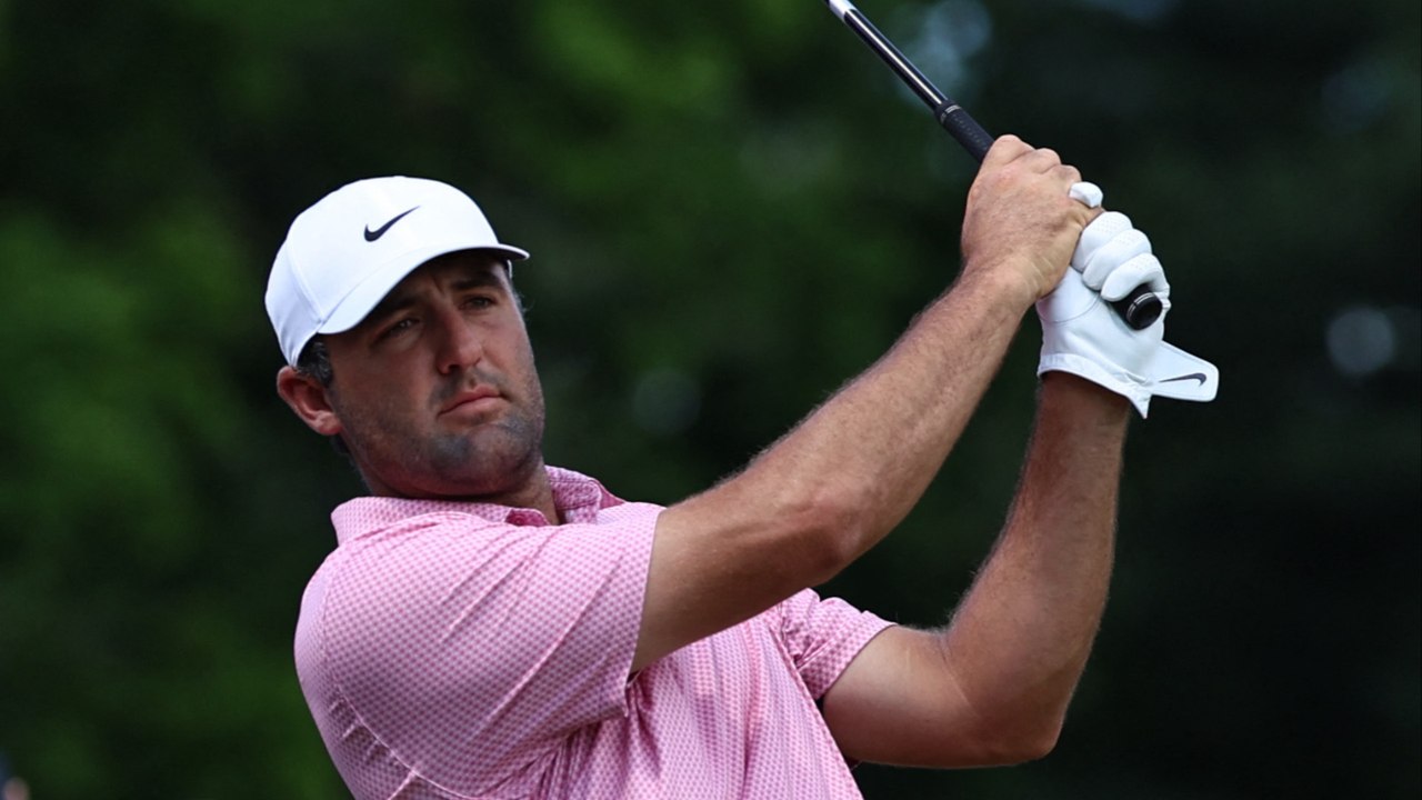 Comparing Scottie Scheffler and Tiger Woods: Golf Insights