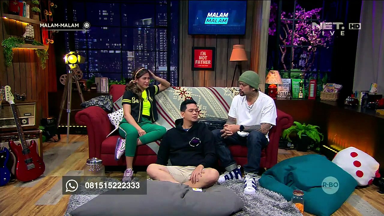 Aku Tuh Dulu Cupu Banget, Cuma Bisa Liatin Cowok Ganteng - MALAM MALAM