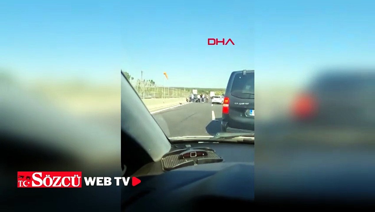 Silivri'de TEM Otoyolu'nda üç aracın karıştığı zincirleme kaza: 5 yaralı