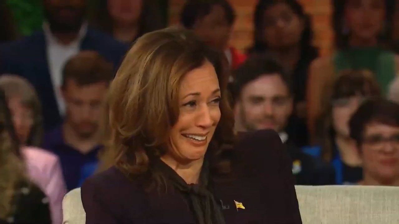 Kamala Harris da Oprah Winfrey: "Ho una pistola, se qualcuno entra in casa gli sparo"