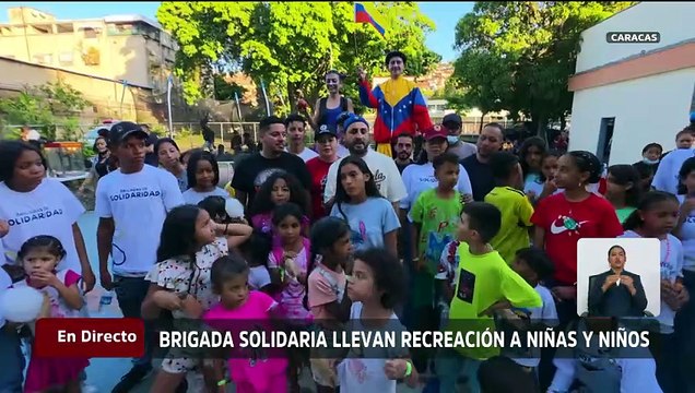 Movimiento Reír lleva alegría y apoyo emocional a niños en campamentos transitorios