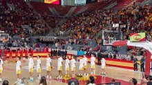 Madrid también vibra con la selección: así suena el himno de España en la Caja Mágica