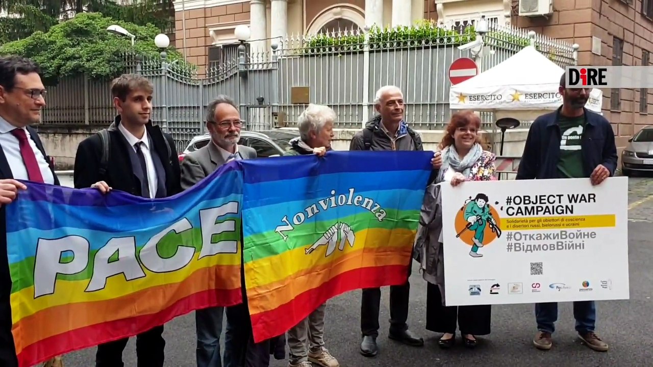 VIDEO | L'obiezione è un diritto, la campagna raccoglie 50mila firme: consegnate alle ambasciate di Russia e Ucraina