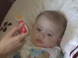 06-28- le premier petit pot de dorian_x.avi