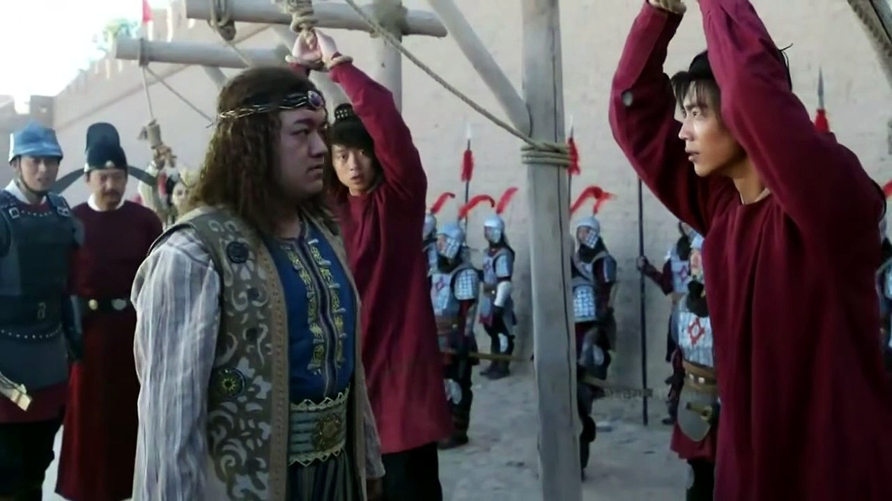 01 - Kung fu movie! The prisoner suddenly erupted, broke free of his restraints, and crushed everyone.