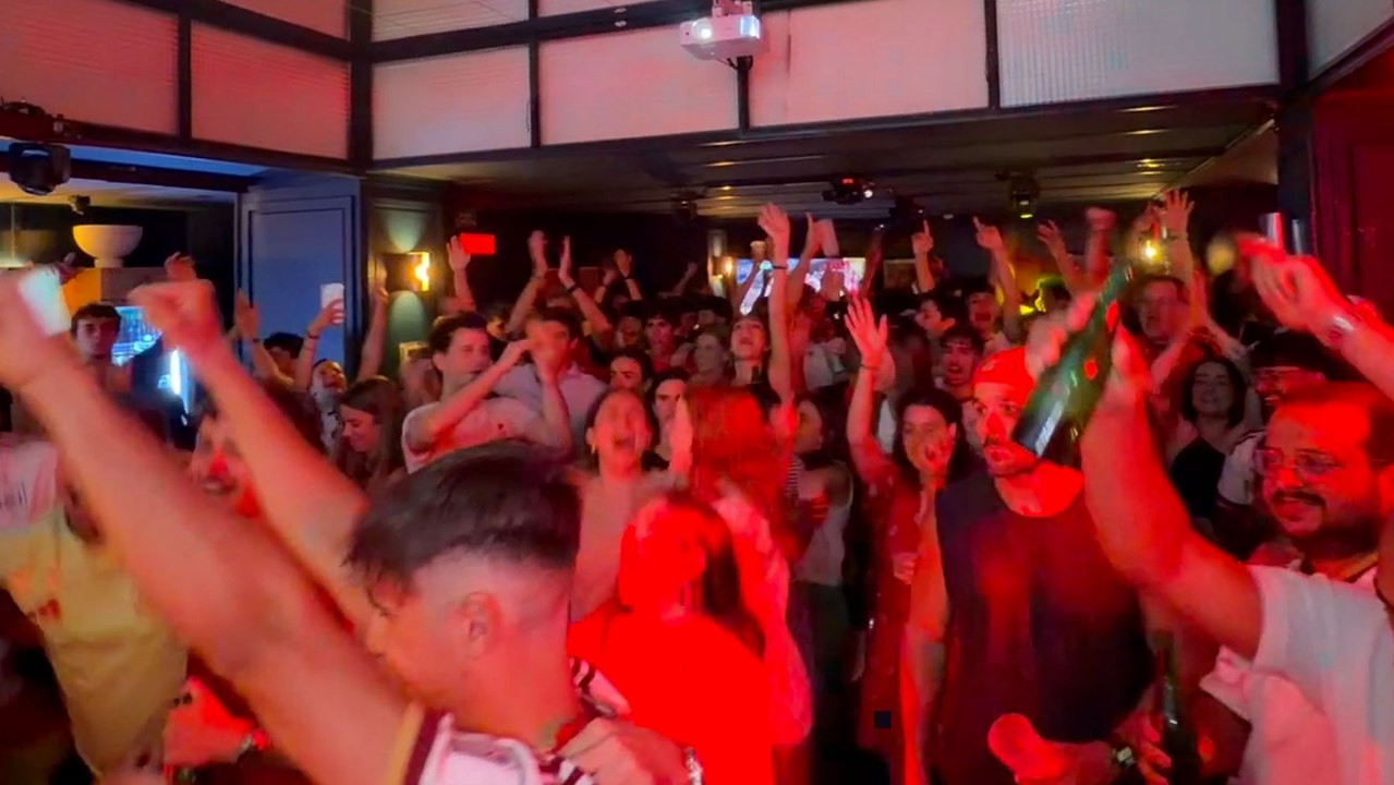 España se siente en Barcelona: la goleada se celebró al ritmo de 'La Roja baila'