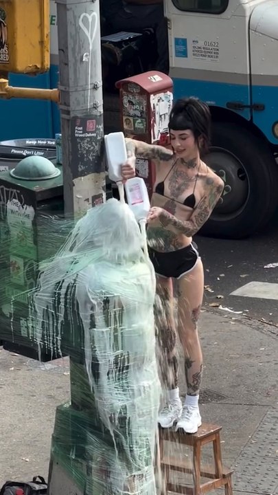 Brooklyn domme “mummification” of sub in heatwave