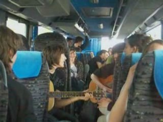 voyage en bus les gens qui passent
