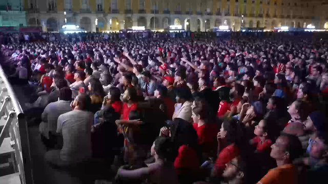 LOUCURA EM LISBOA! Reação dos fãs de PORTUGAL após o pênalti de CRISTIANO RONALDO | Copa 2026