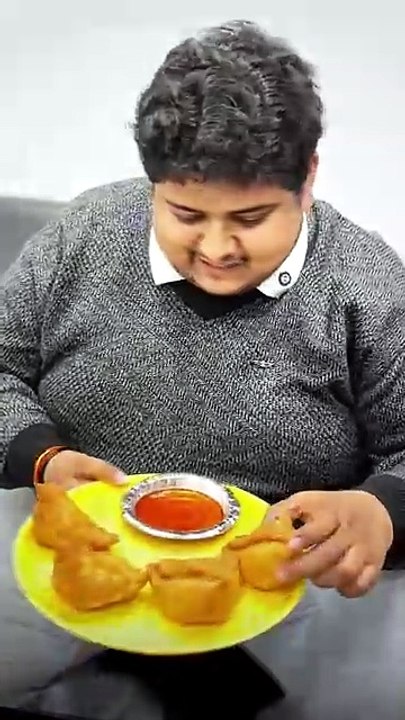 Alankriti_Didi_X_Samosa_Singh_😂🤭_#samridhimam_#alankritididi(480p)