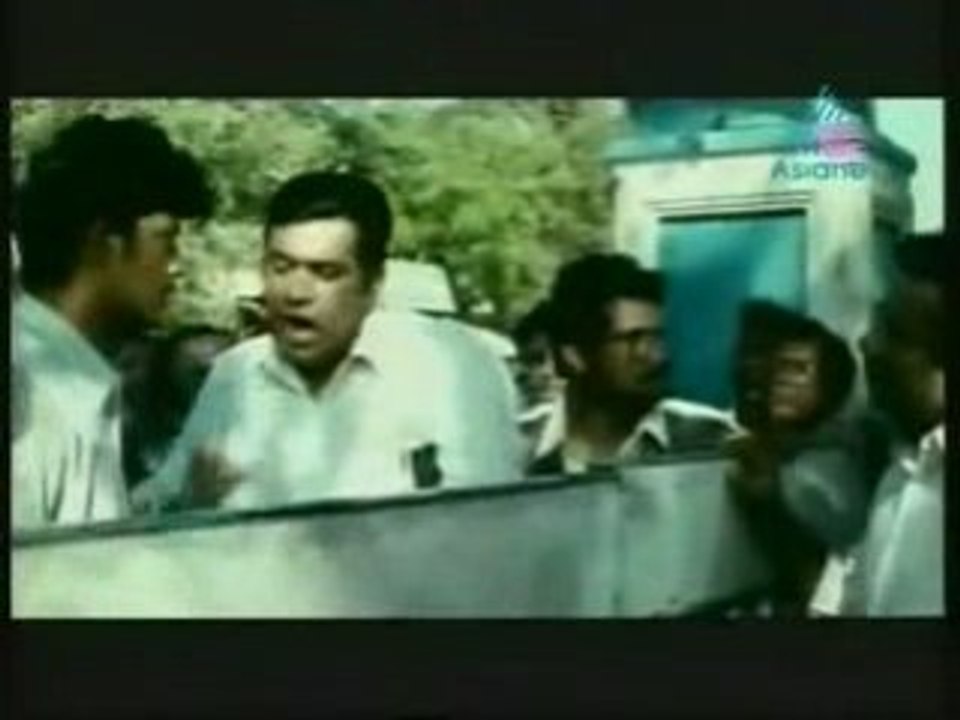 Aayiram Naavulla Ananthan -- Mammootty Gowthami Part 13.mp4
