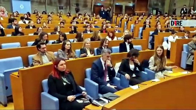VIDEO | Un minuto di rumore per Giulia alla Camera, e Gino Cecchettin si commuove